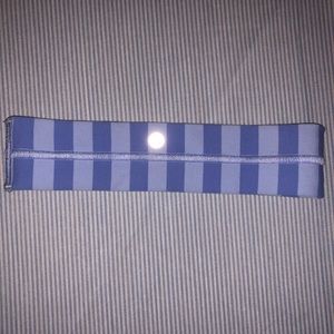 Lululemon Headband NWOT blue on blue print OS